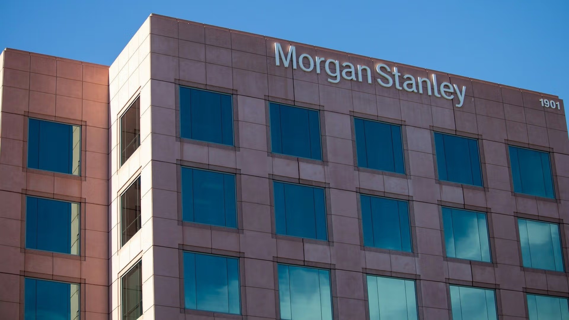 Web3: Morgan Stanley says traditional bank business hours are coming to an end.