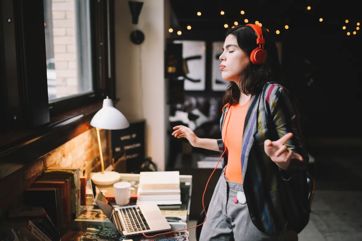 nft: Winamp teams up with Deezer to relaunch subscription music service