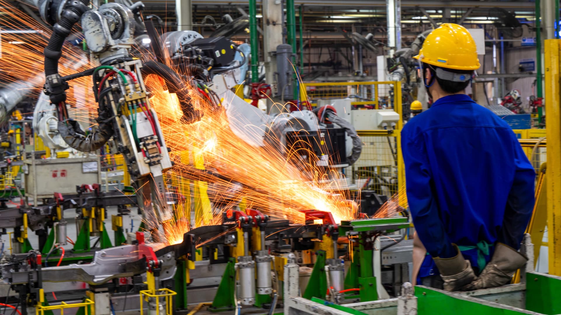 China's manufacturing PMI in August dropped to 49.8, contracting for two consecutive months