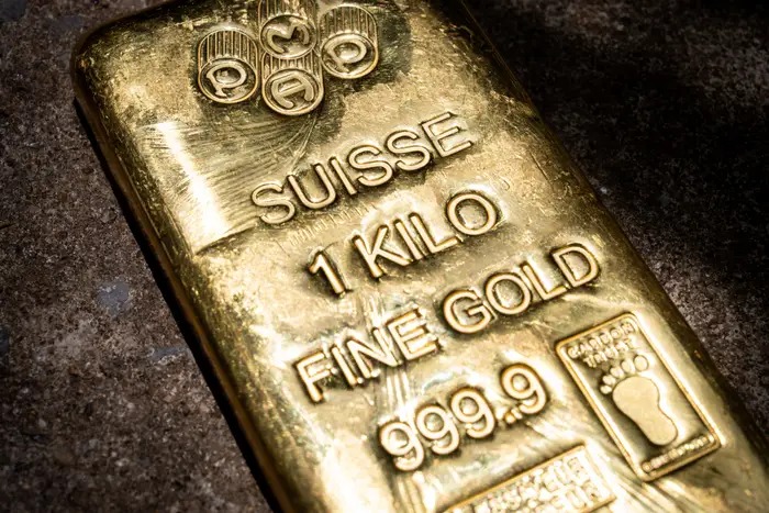 Netherlands Transfers Tons of Gold from the United States and Canada to London