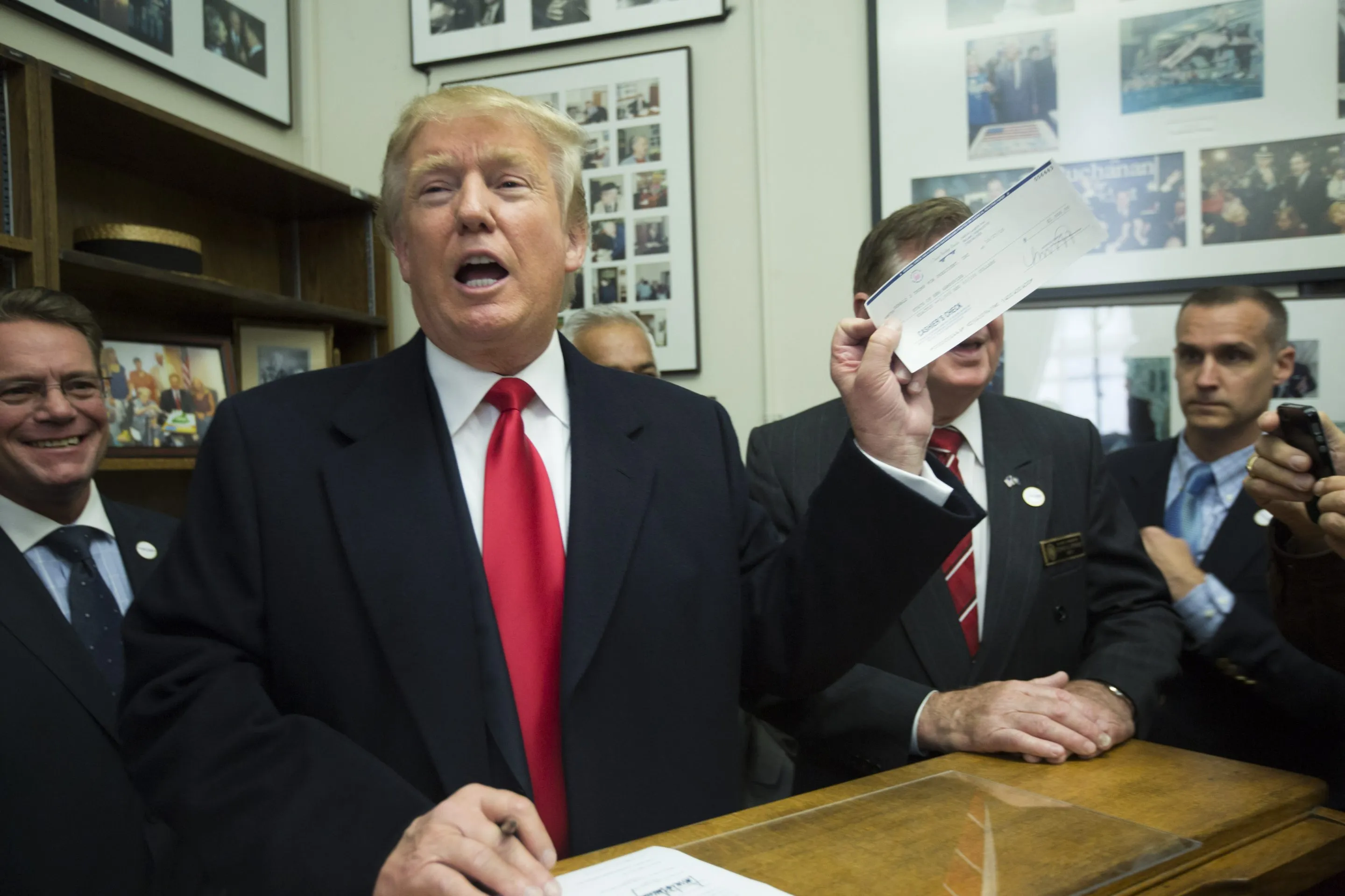 Foreign media: Trump reiterates his promise of $5,000 in cash