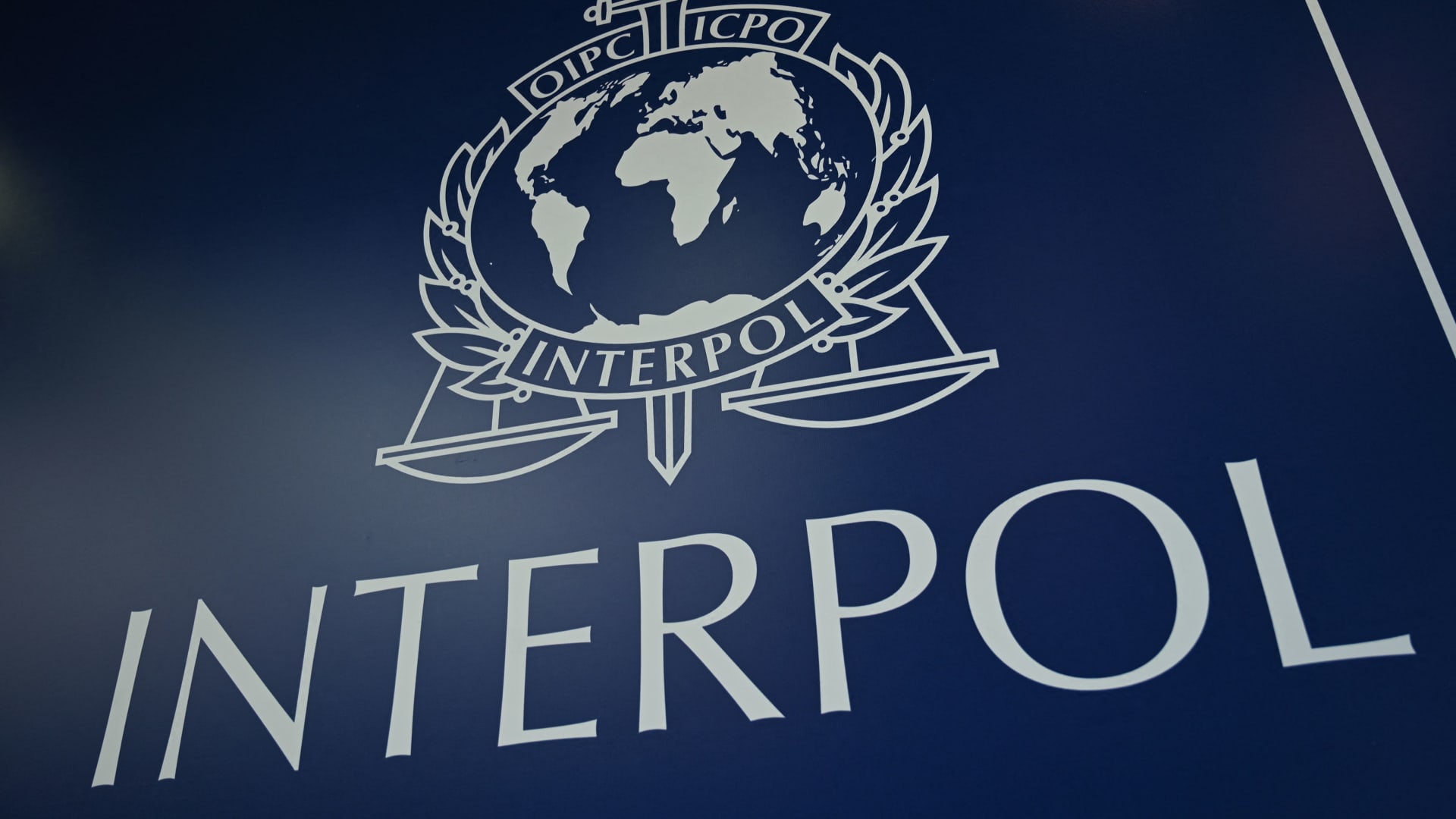 INTERPOL称AI正在加快网络威胁的速度和规模 企业应关注什么