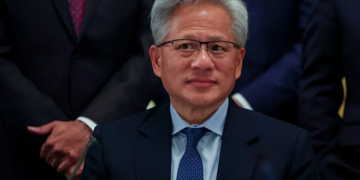 英伟达CEO黄仁勋成为AI末日论的最大反对者