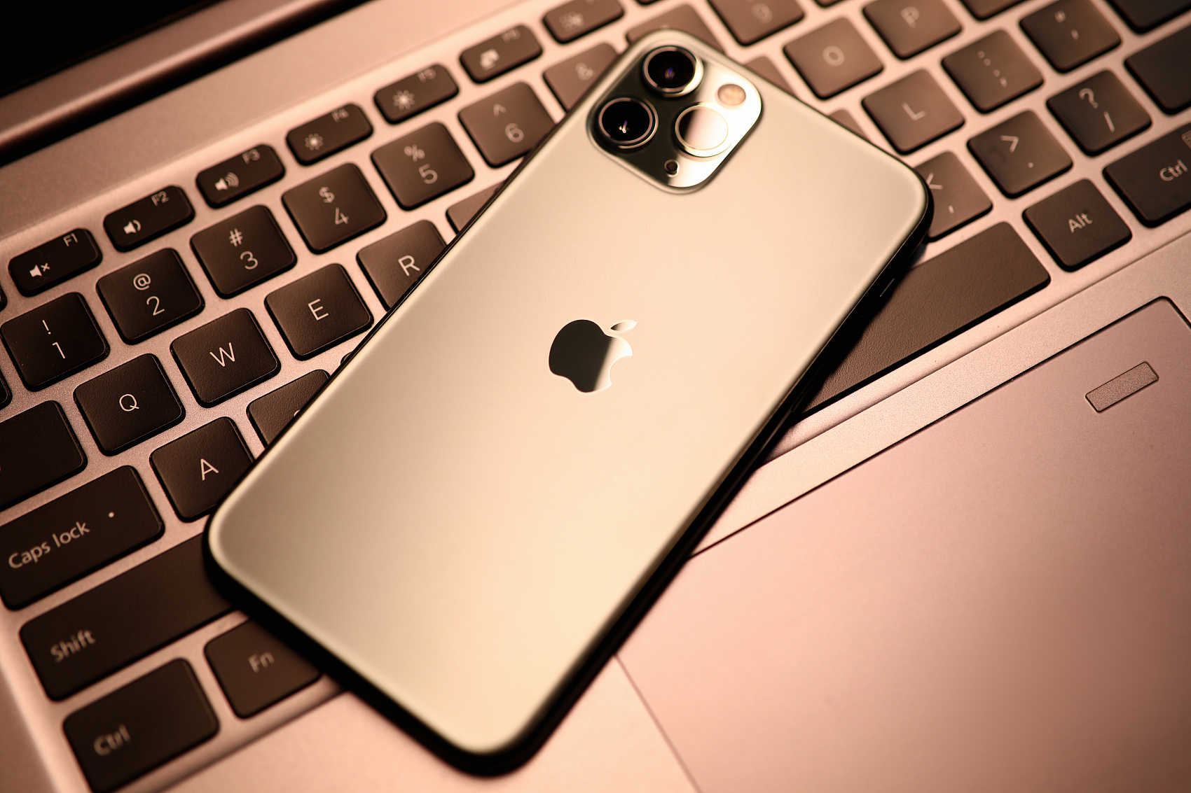 报道：苹果削减iPhone 18 Pro订单 涨价后需求弱于预期