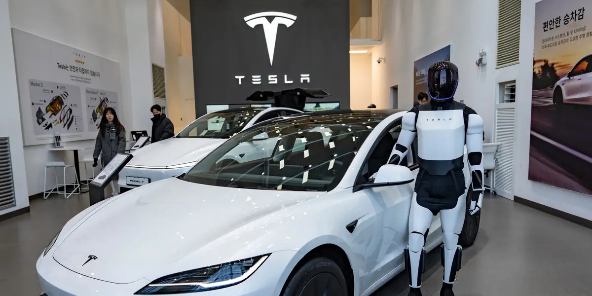 华尔街在特斯拉三季度财报前关注SpaceX并购线索和AI进展